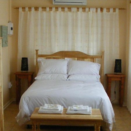 Die Katte Guest House Cottages- Vosburg Esterno foto